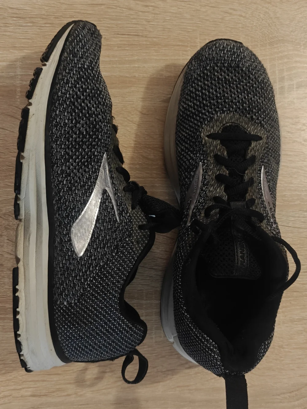 Brooks Transmit Running Shoes Black Silver Grey Womens 10 Walking